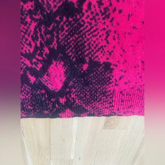 Antonio Melani CASHMERE sweater-NWOT - Picture 5 of 10